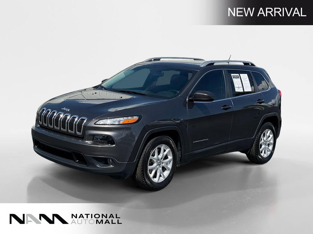 Used 2017 Jeep Cherokee Latitude image 1
