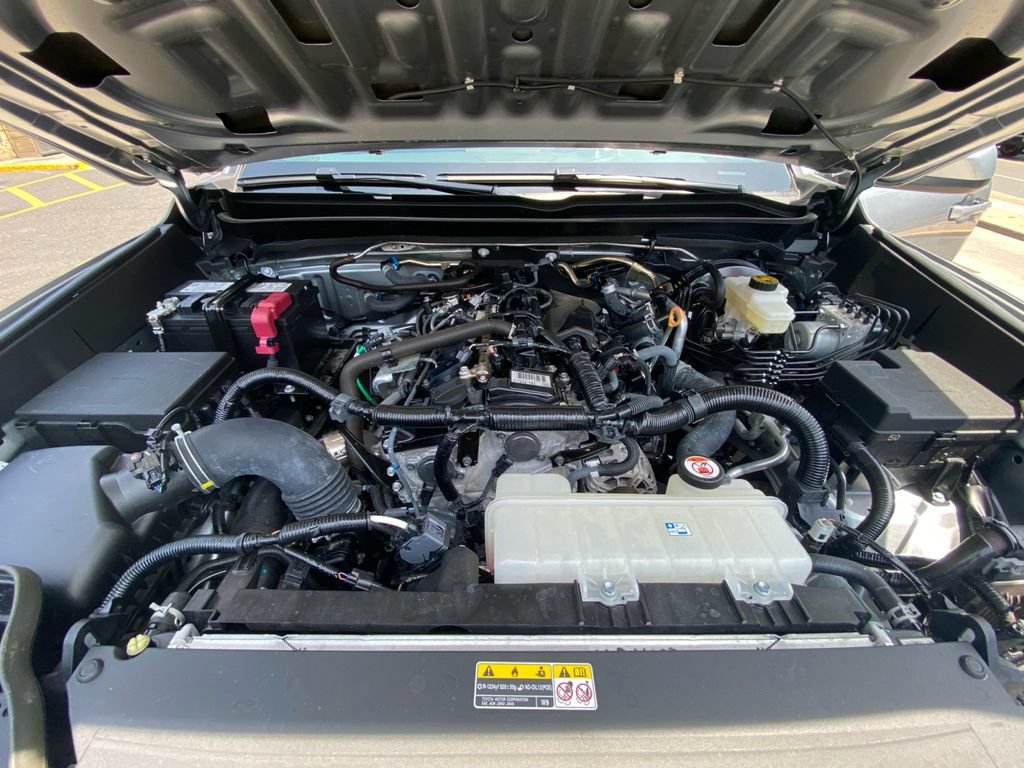 Used 2025 Toyota Tacoma SR5 AWD/4WD image 30