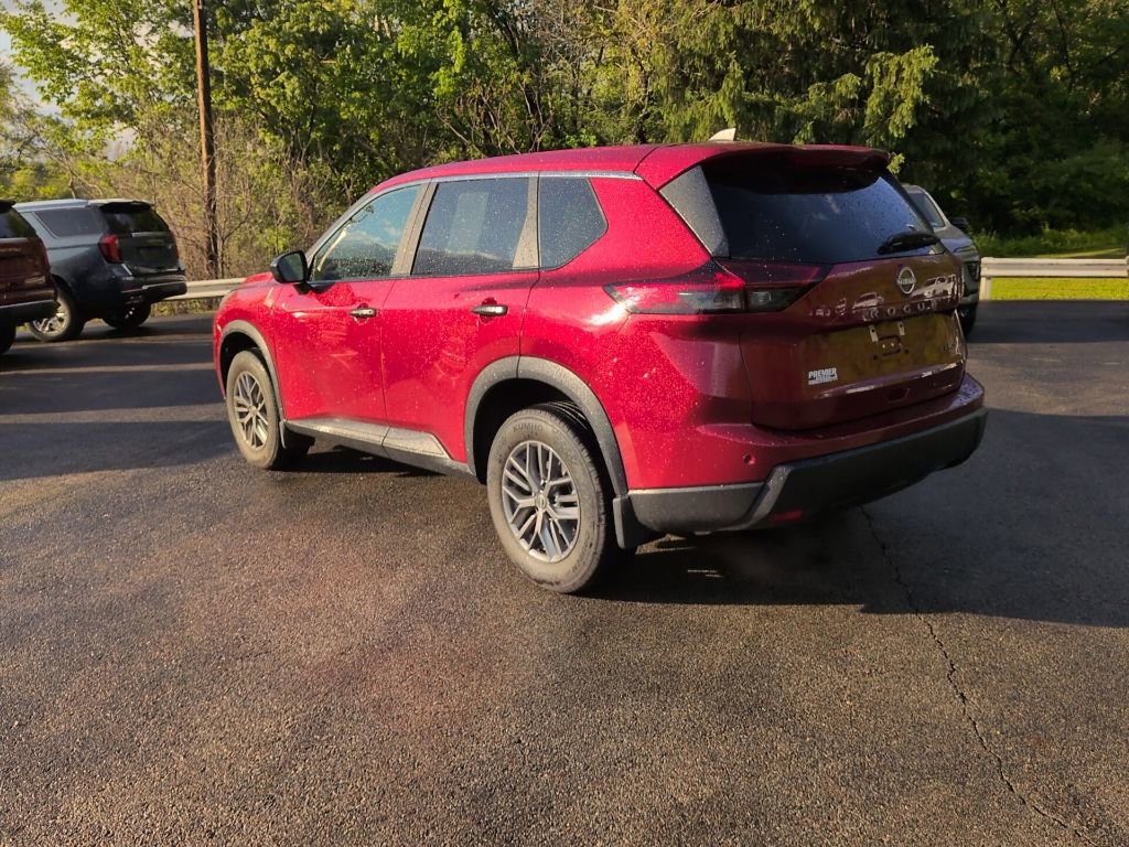 Used 2025 Nissan Rogue S AWD/4WD image 16