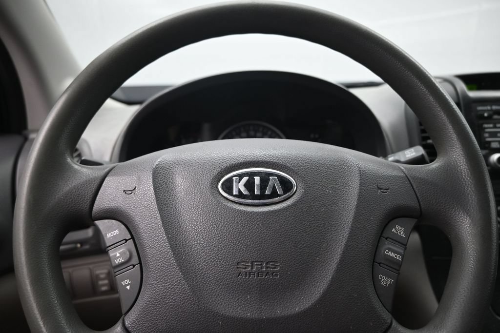 Used 2012 Kia Sedona LX FWD image 12