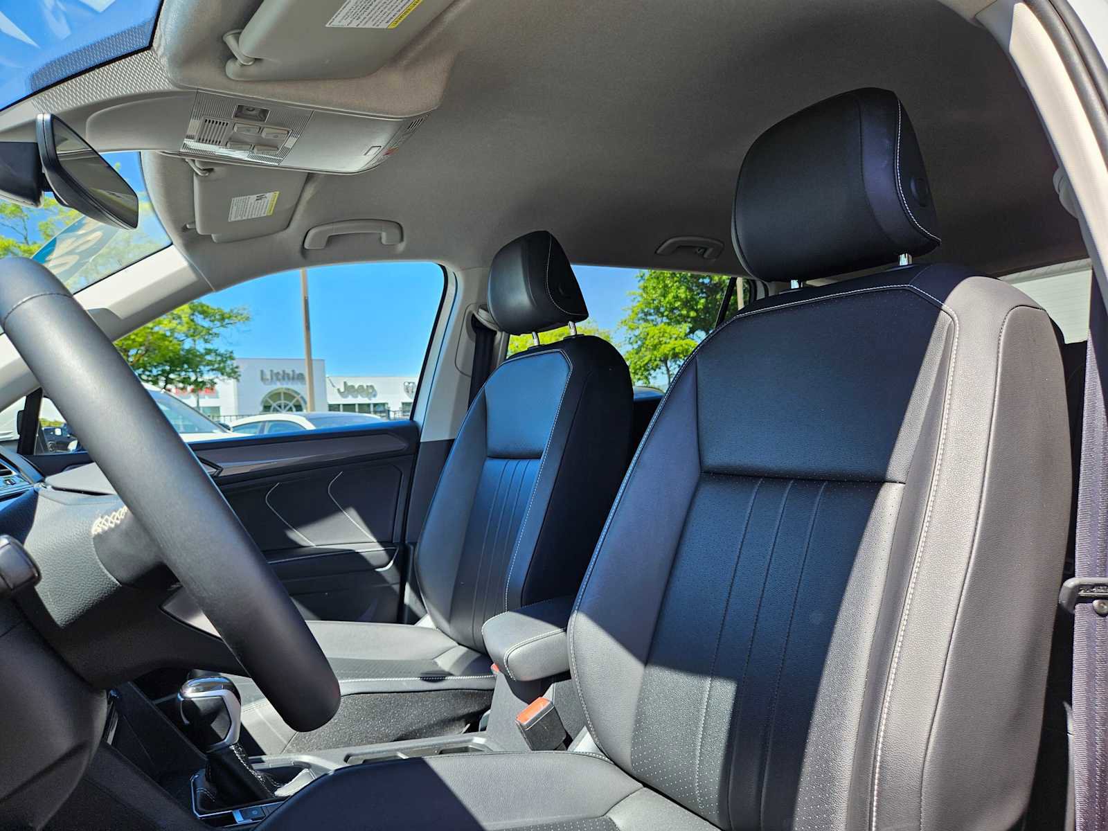 Used 2024 Volkswagen Tiguan SE image 14