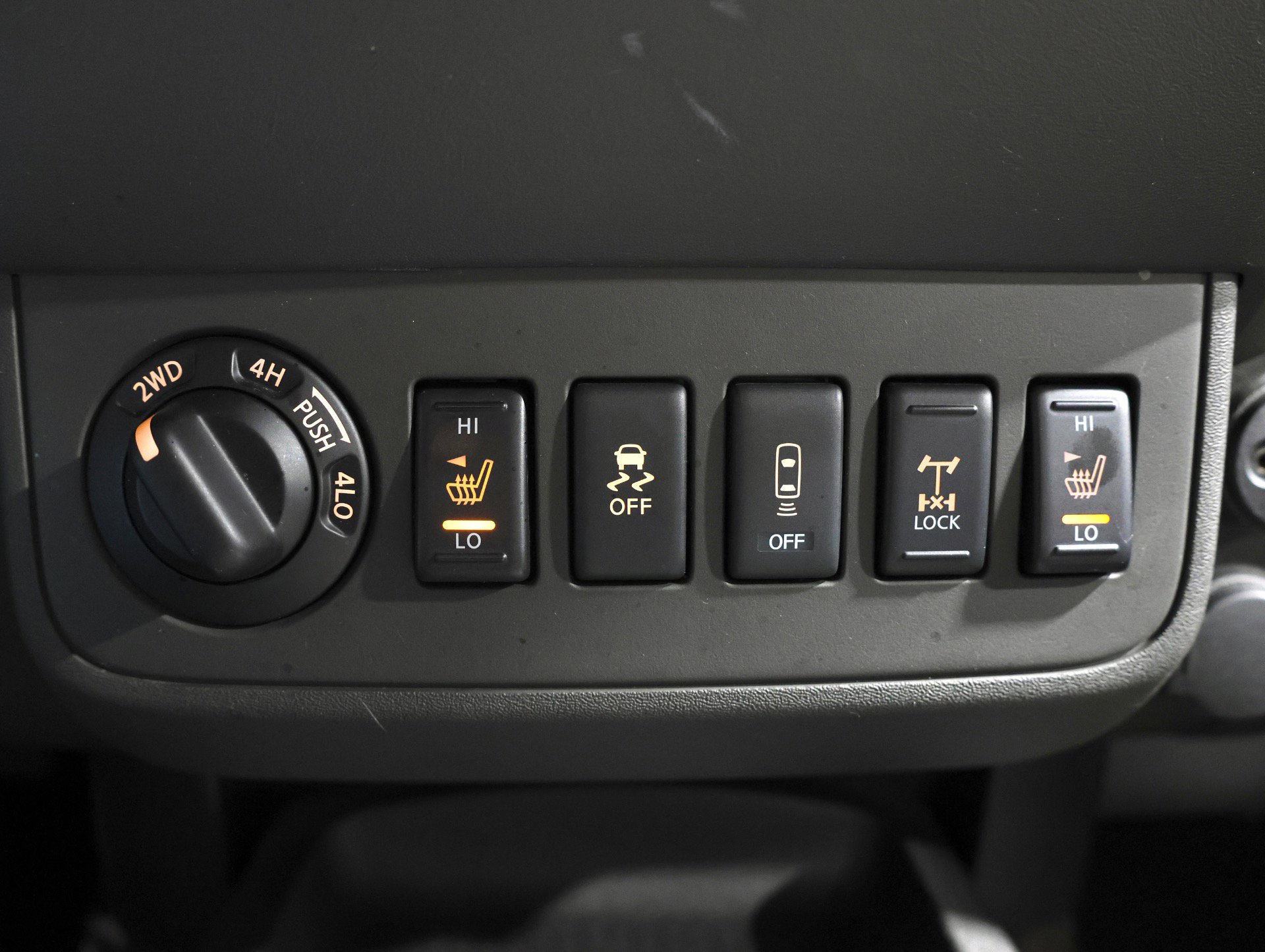 Used 2017 Nissan Frontier PRO-4X w/ Pro-4x Luxury Package AWD/4WD image 18