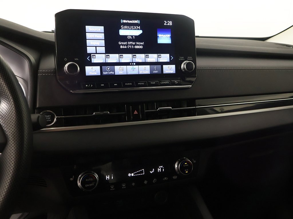 Used 2024 Mitsubishi Outlander SE Black Edition image 44