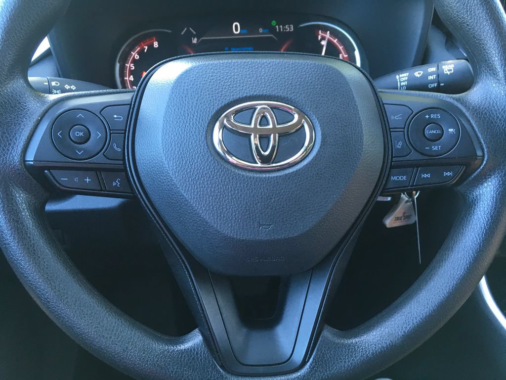 Used 2025 Toyota RAV4 LE AWD/4WD image 13