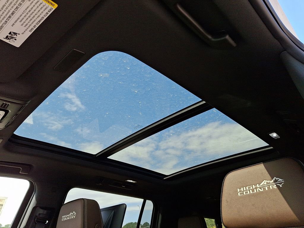 New 2026 Chevrolet Suburban High Country image 10