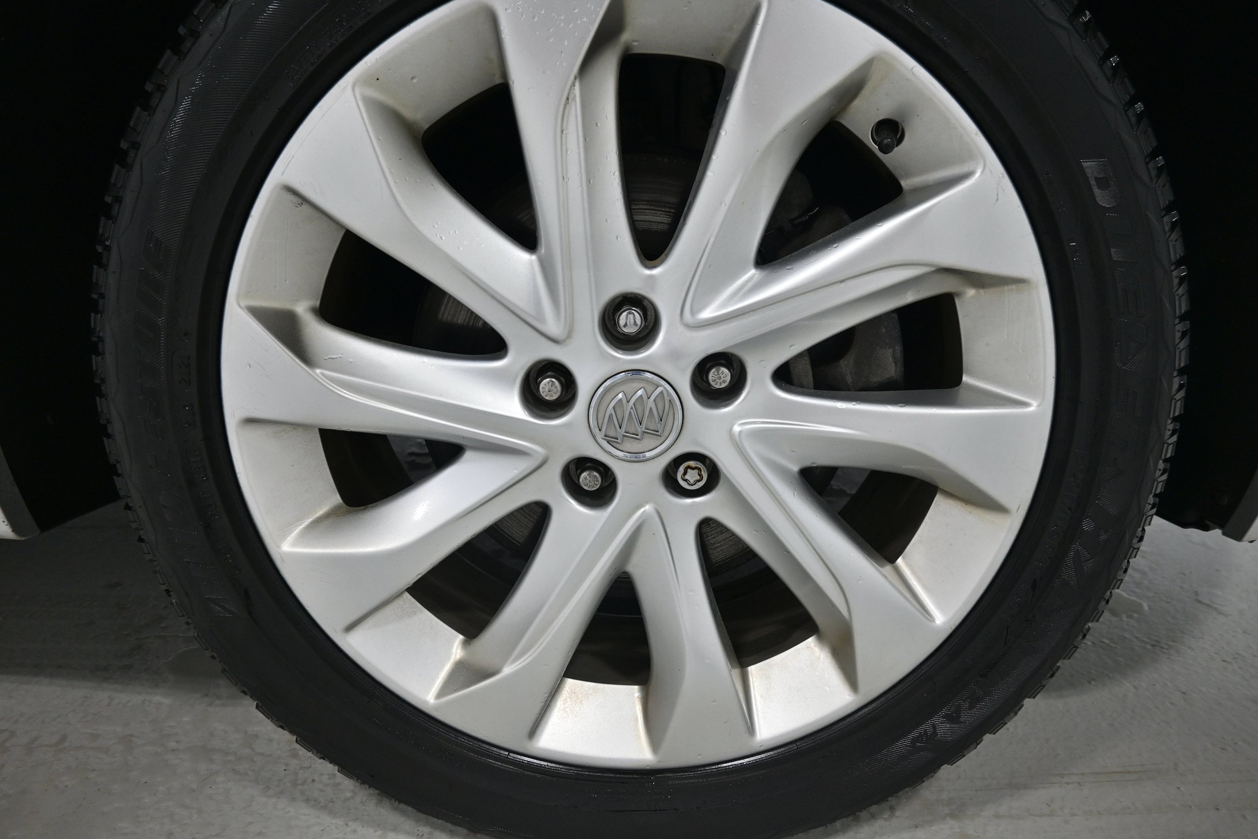 Used 2017 Buick Envision Premium AWD/4WD image 39