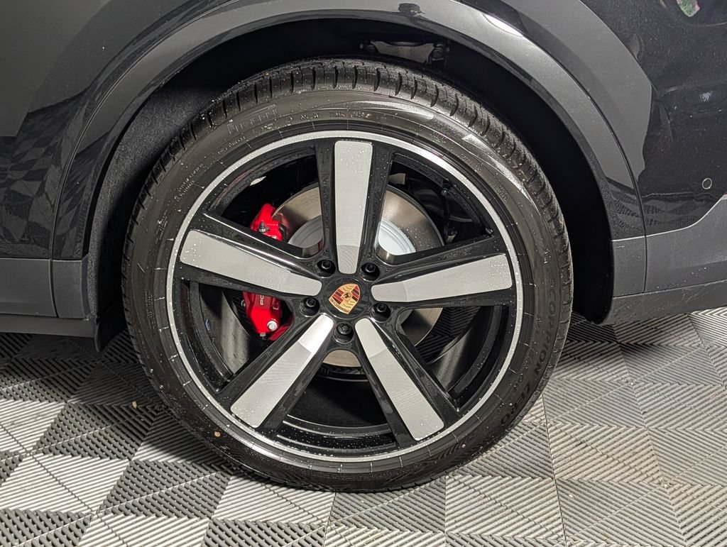 New 2026 Porsche Cayenne S AWD/4WD image 12