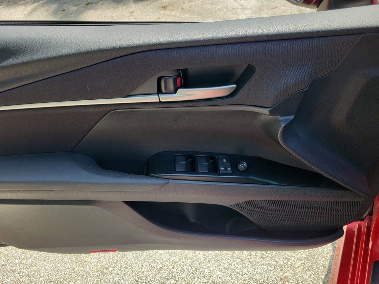 Used 2025 Toyota Camry LE image 14