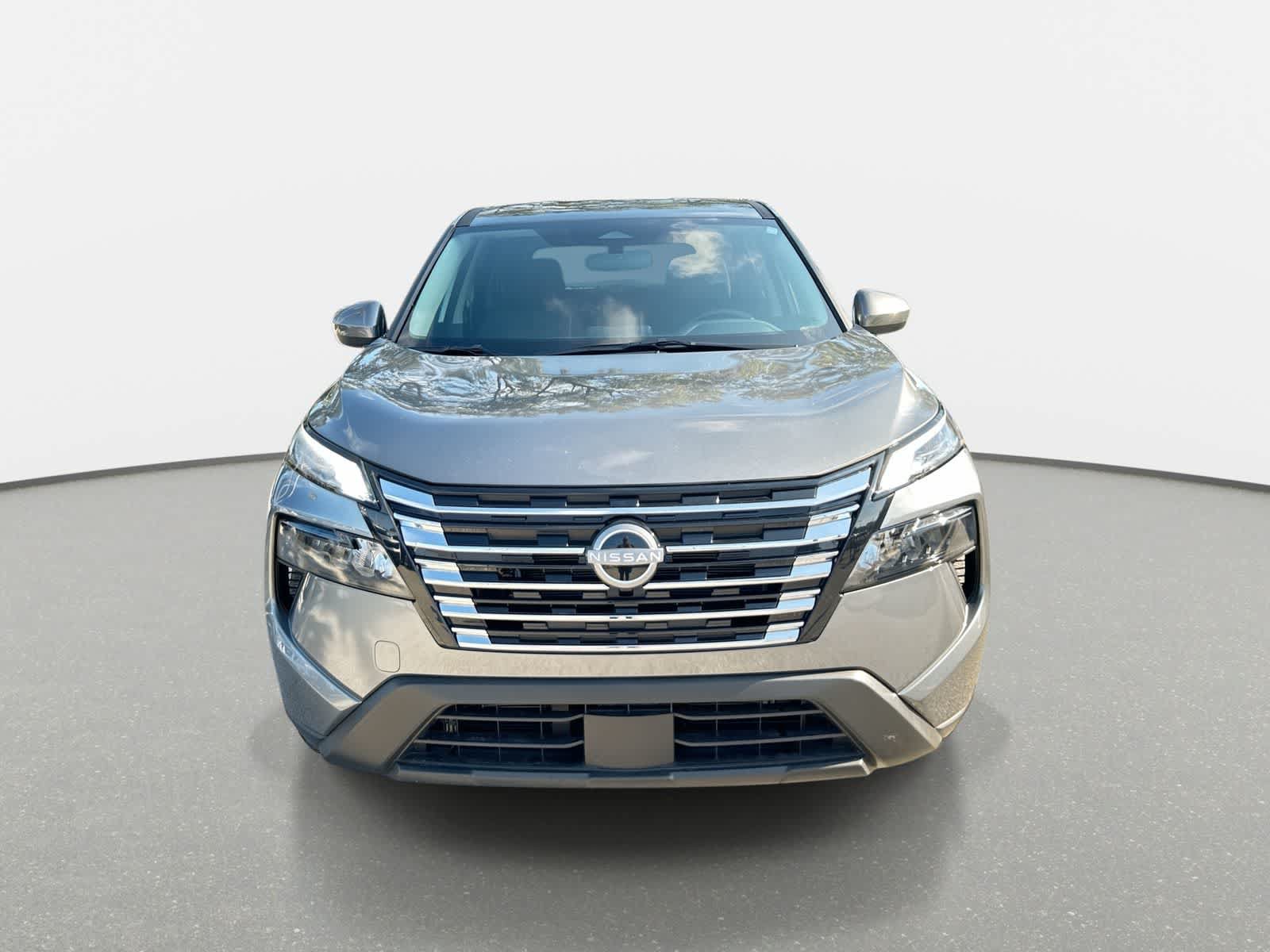 Used 2025 Nissan Rogue SV FWD image 3