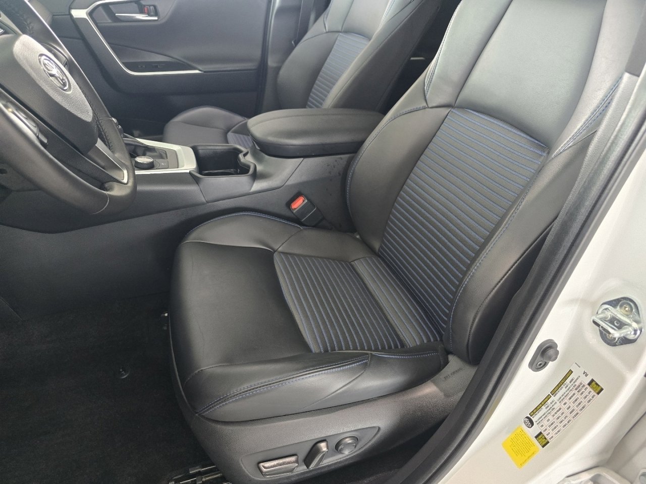 Used 2024 Toyota RAV4 XSE AWD/4WD image 23