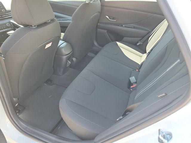 New 2026 Hyundai Elantra Hybrid FWD image 23