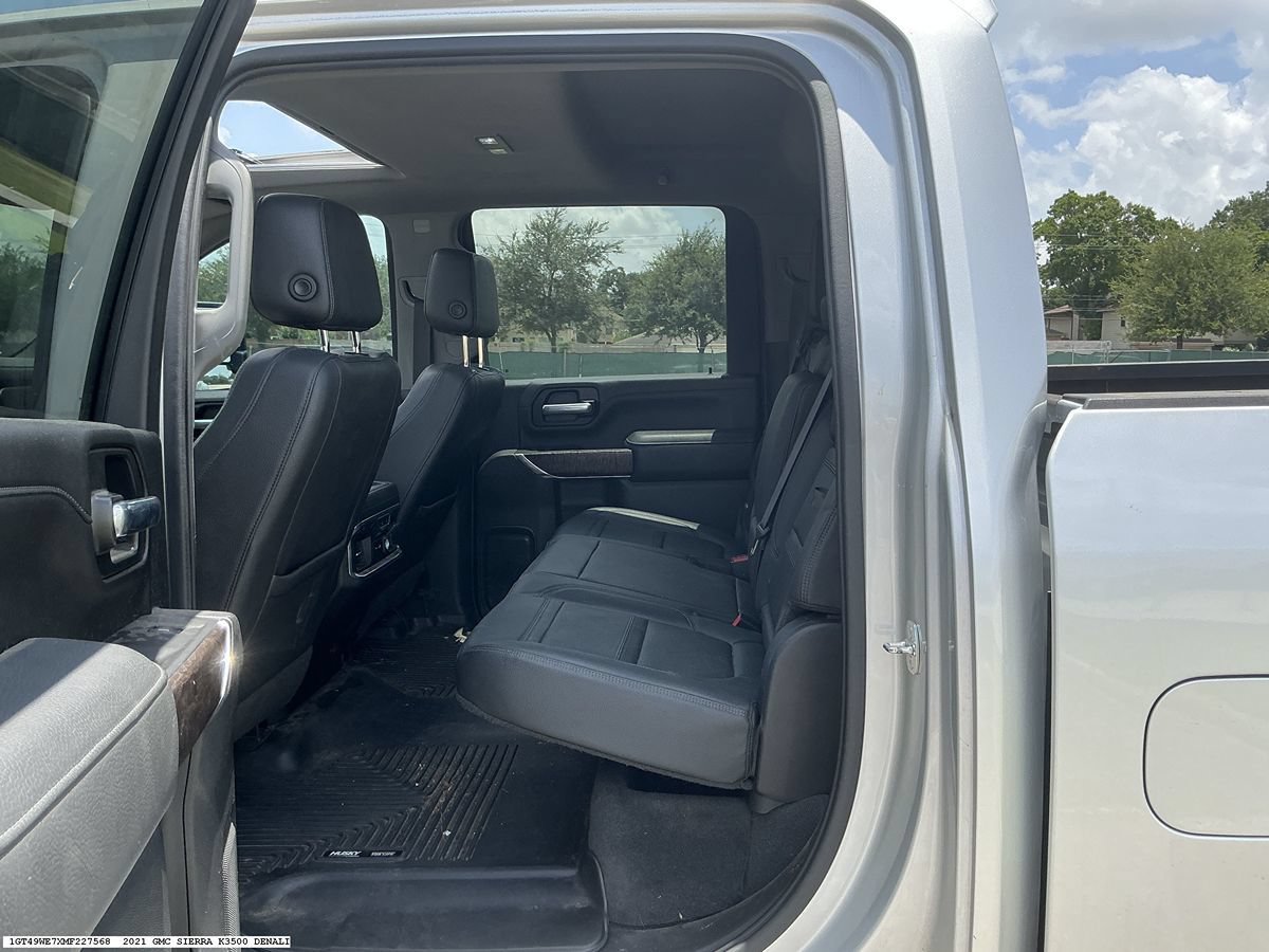 Used 2021 GMC Sierra 3500 Denali w/ Denali Ultimate Package AWD/4WD image 9