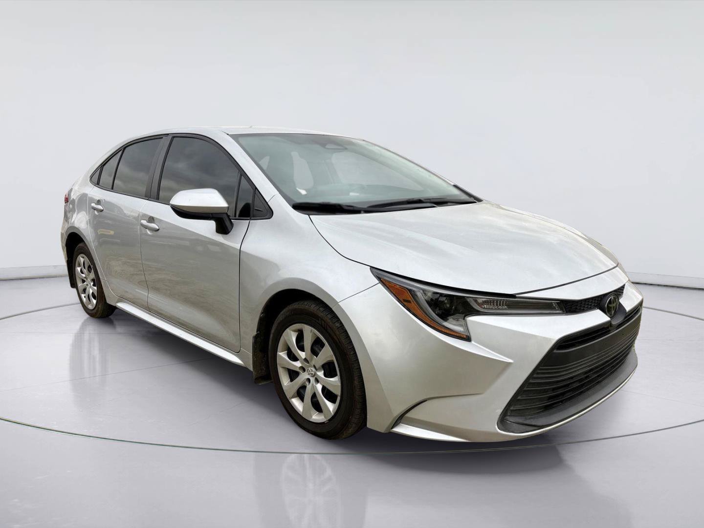 Used 2025 Toyota Corolla LE FWD image 1