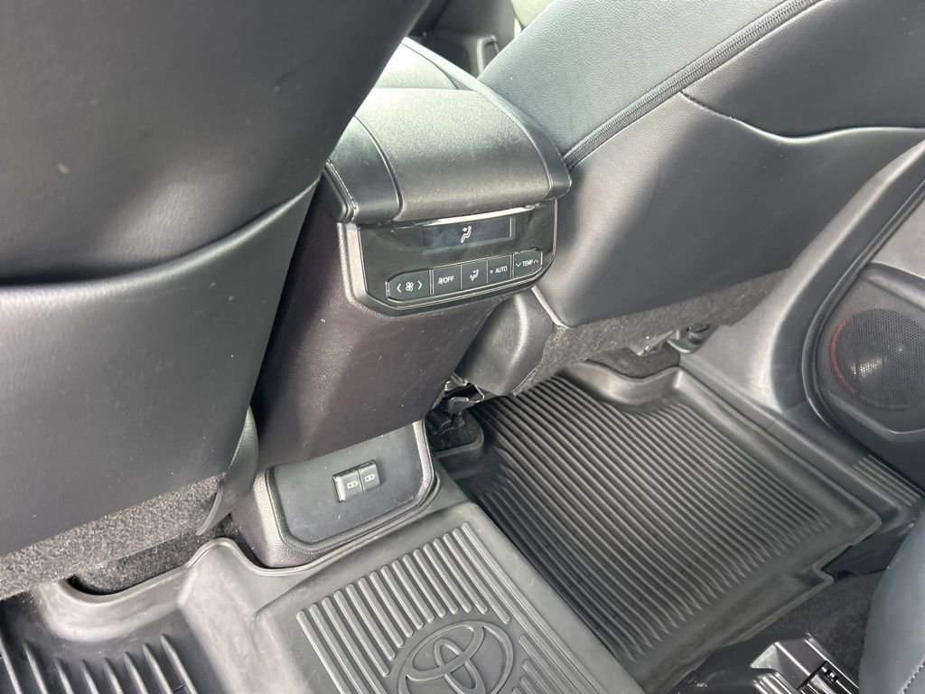 Used 2023 Toyota Highlander XSE image 14