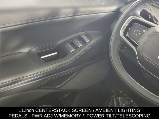 Used 2025 Lincoln Navigator Reserve image 33