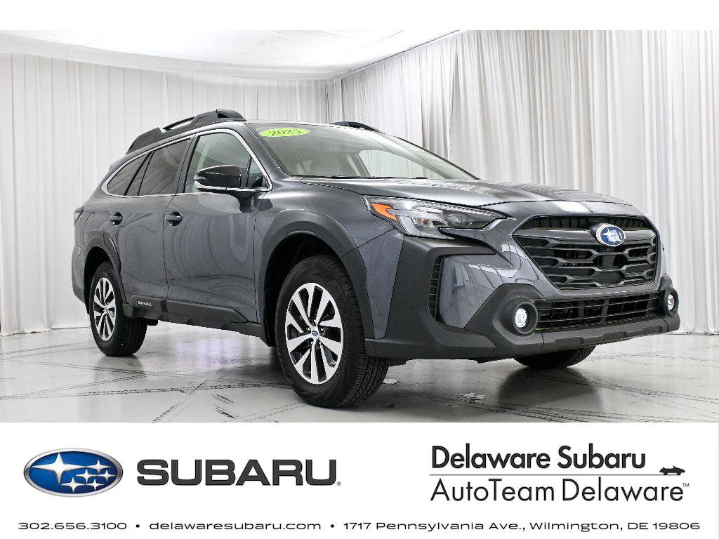 Used 2025 Subaru Outback Premium image 1