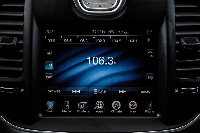 Used 2015 Chrysler 300 C RWD image 32