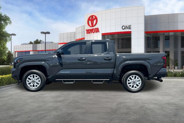 Used 2025 Toyota Tacoma SR5 AWD/4WD image 8