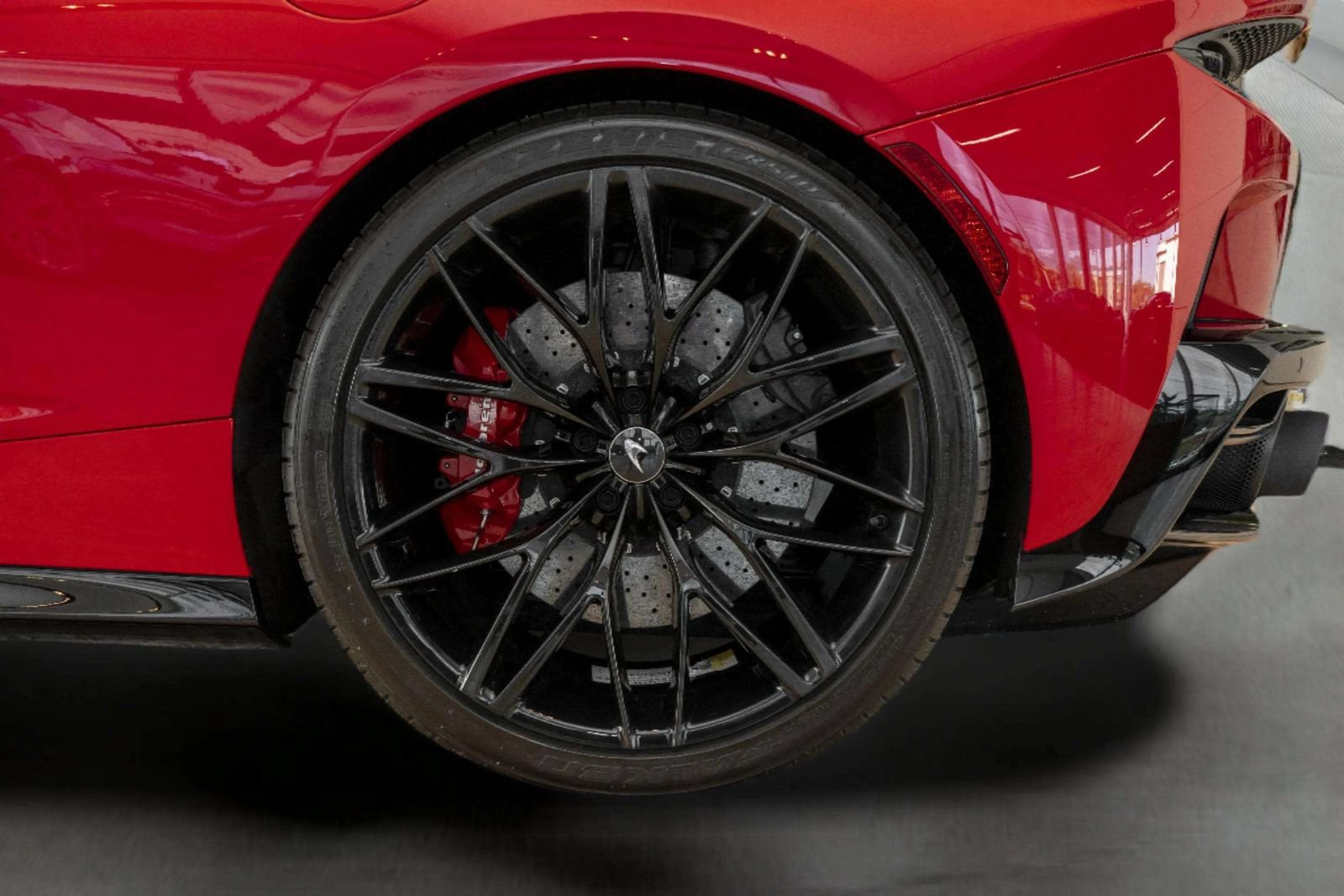 Used 2022 McLaren GT RWD image 9