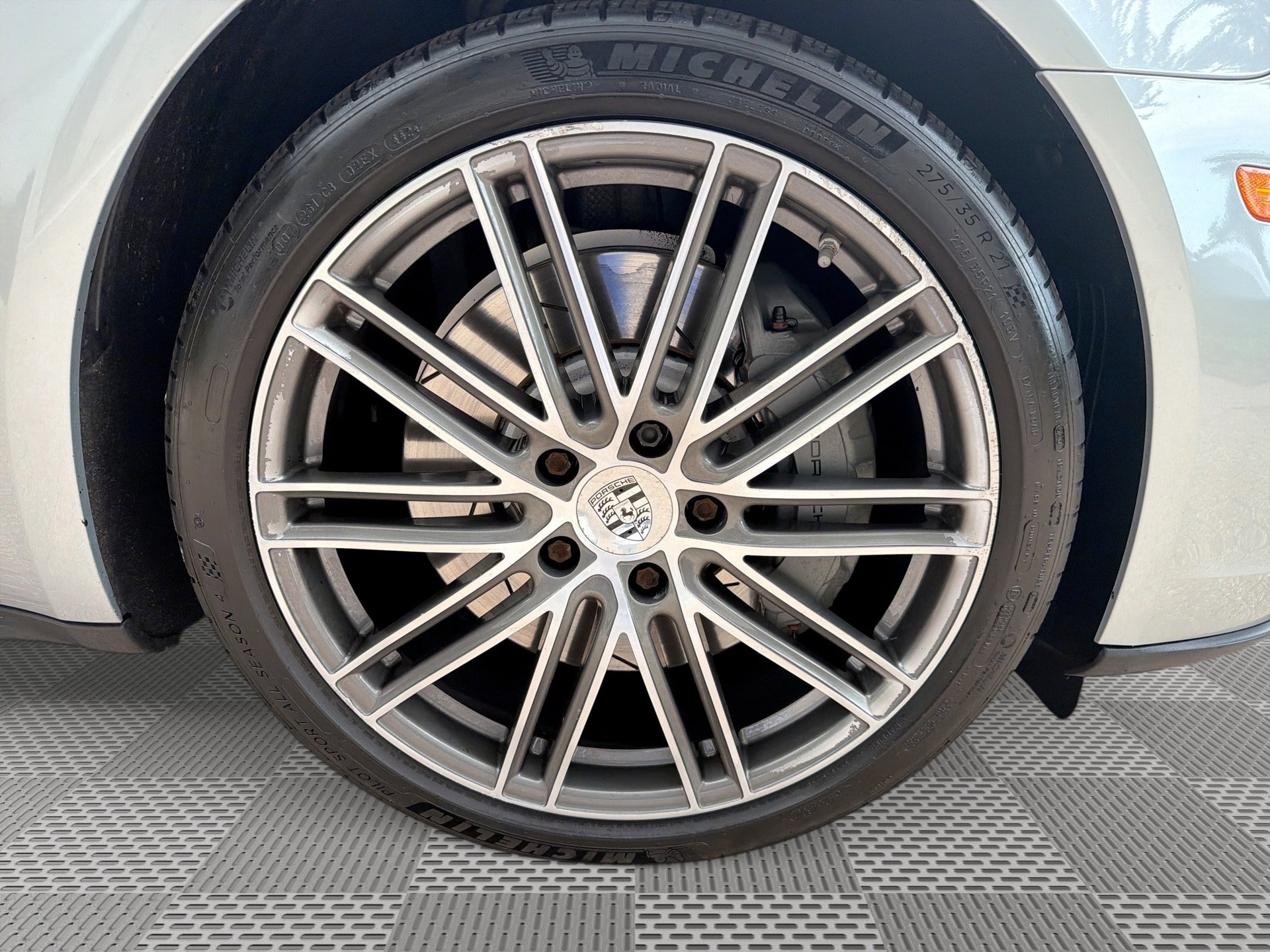 Used 2018 Porsche Panamera 4S w/ Premium Package Plus AWD/4WD image 31