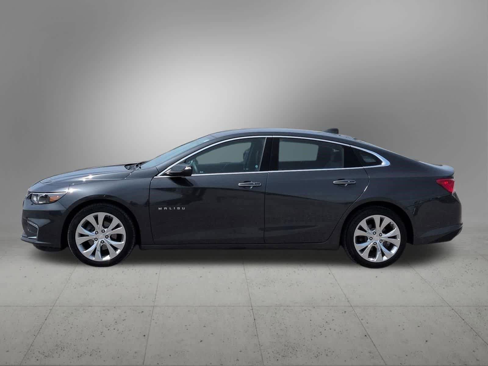 Used 2017 Chevrolet Malibu Premier FWD image 3