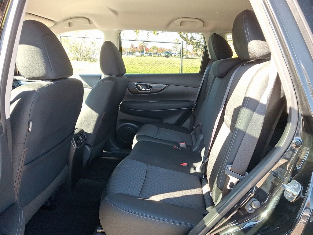 Used 2019 Nissan Rogue SV image 10