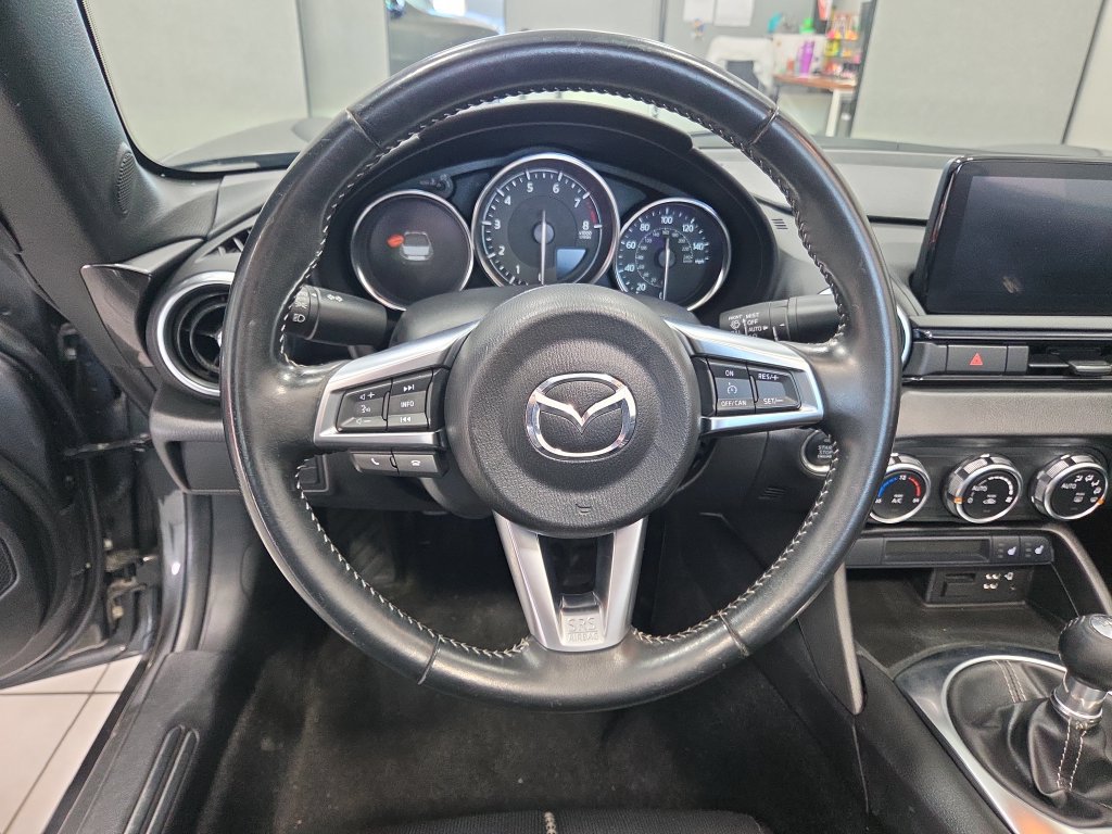 Used 2021 MAZDA MX-5 Miata Grand Touring RWD image 17