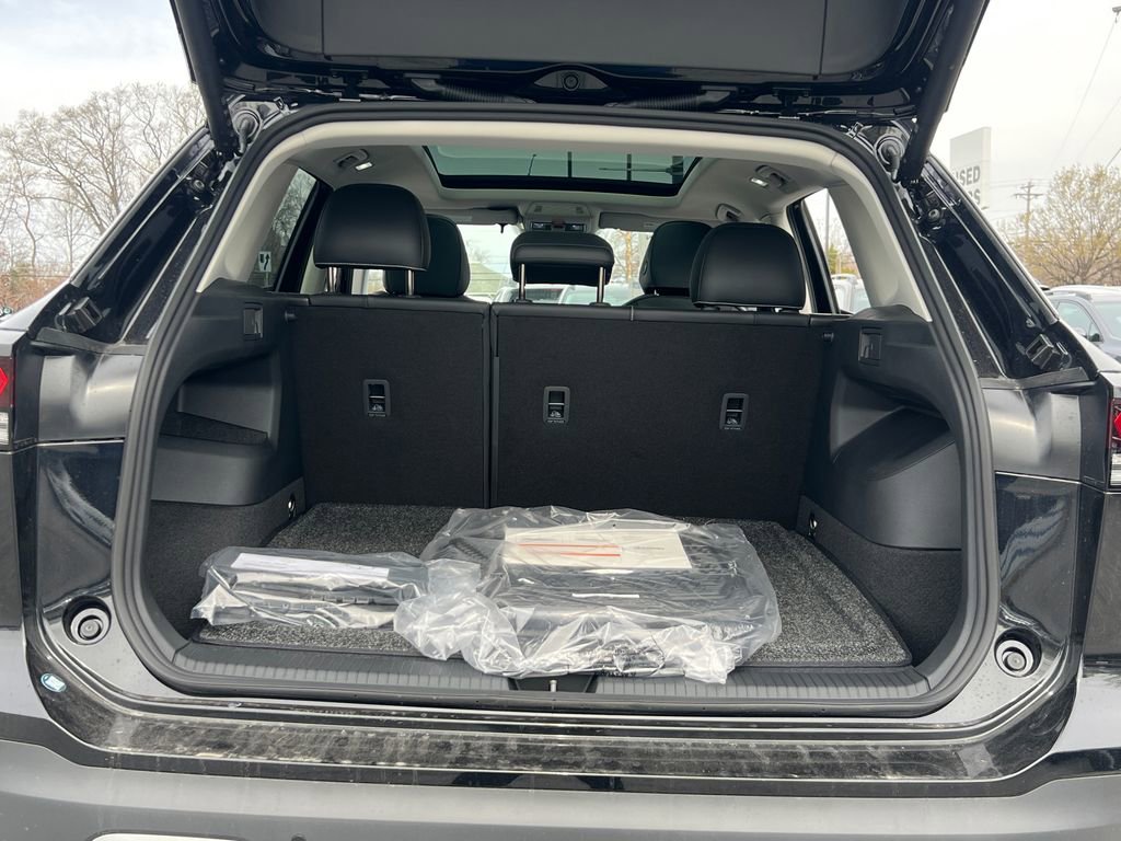 New 2026 Volkswagen Tiguan SE image 12