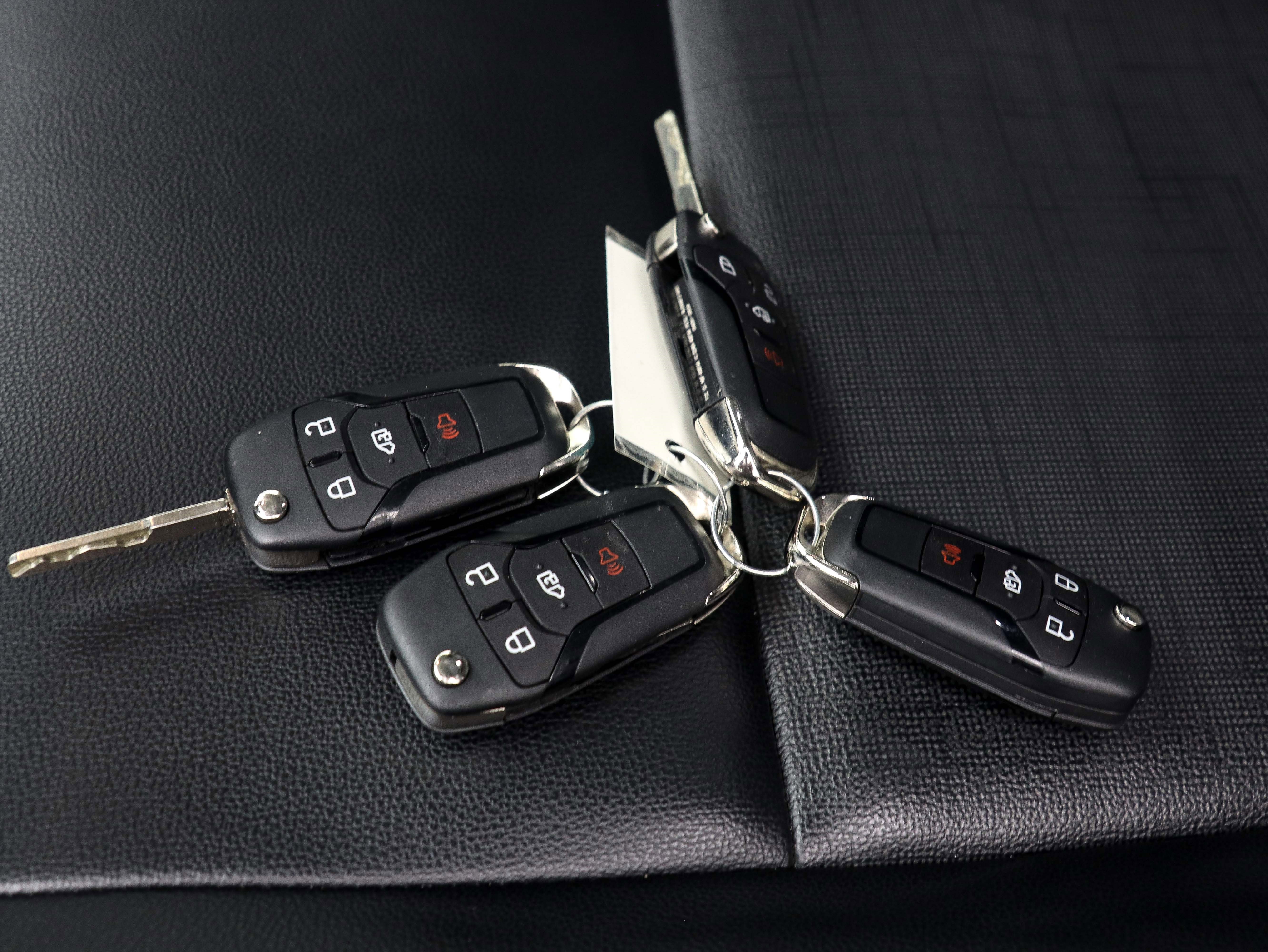 Used 2025 Ford Transit 250 148 High Roof image 25