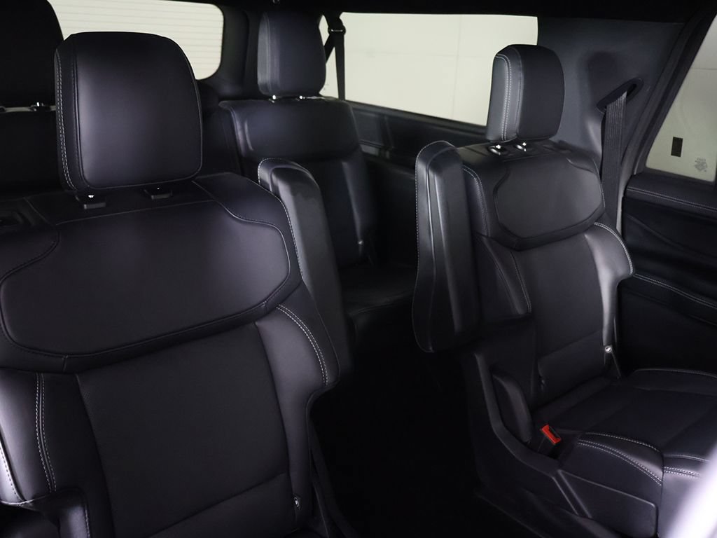 Used 2025 Ford Expedition Max Platinum w/ Stealth Performance Package AWD/4WD image 36