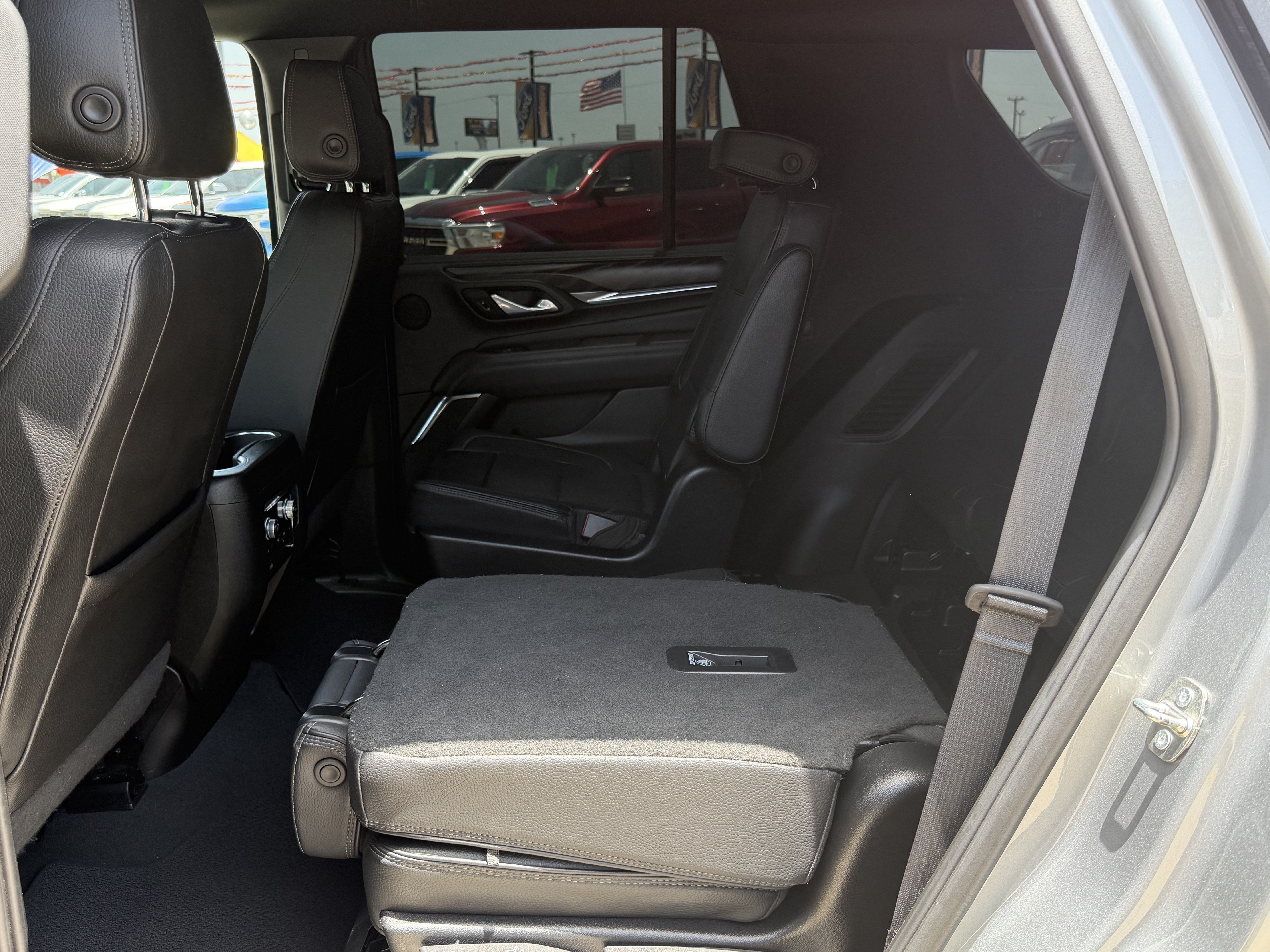 Used 2023 GMC Yukon Denali RWD image 13