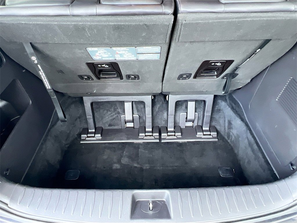 Used 2024 Kia Carnival EX image 25
