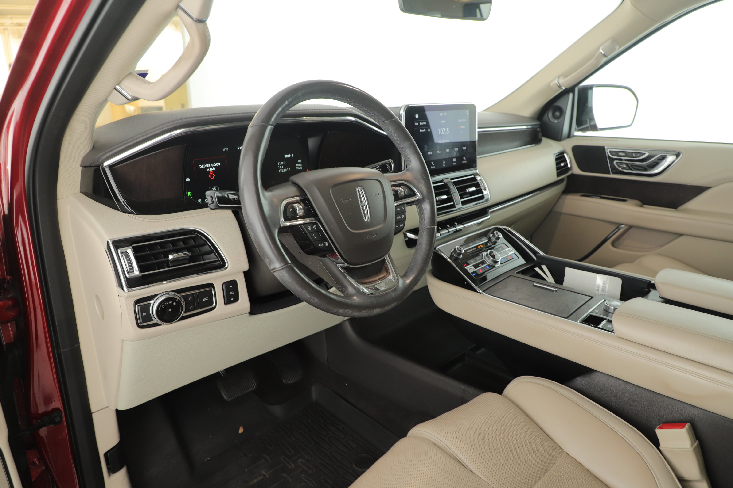 Used 2018 Lincoln Navigator Select w/ Technology Package image 10