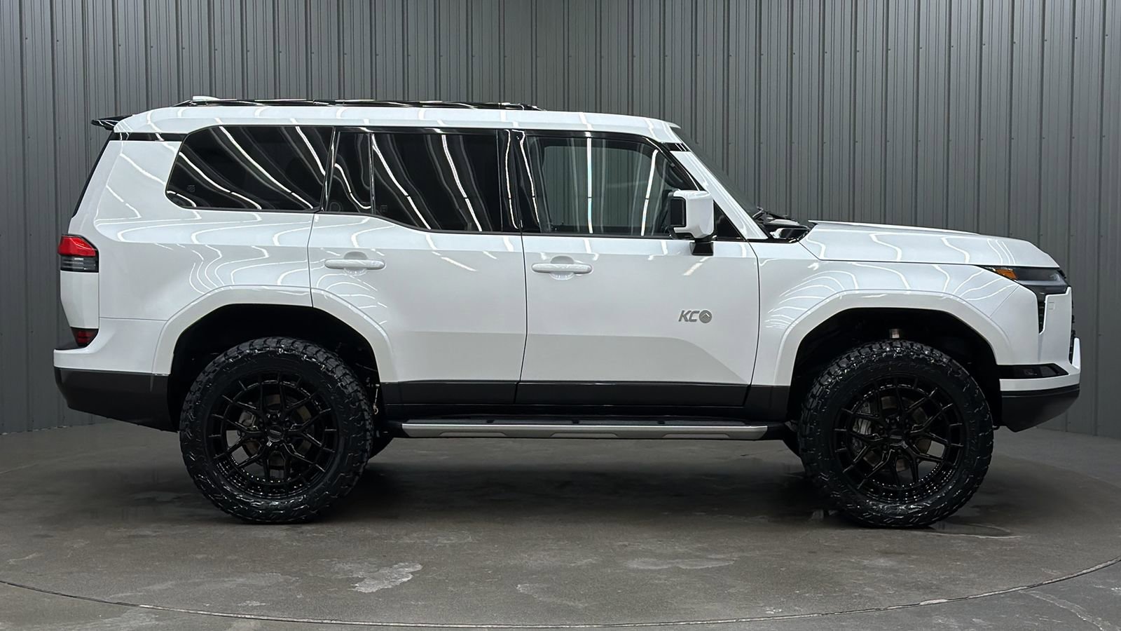 Used 2025 Lexus GX 550 w/ Accessory Package (Z1) image 6