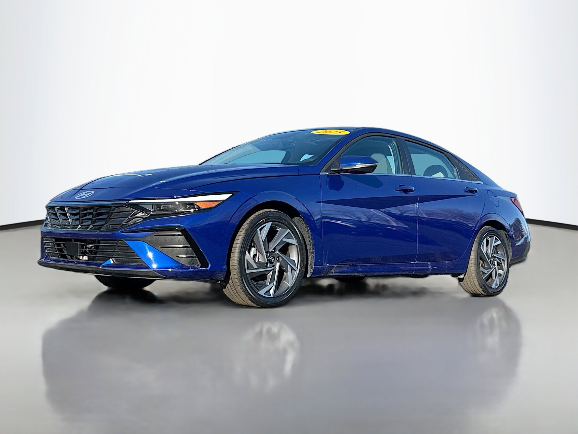 Certified 2025 Hyundai Elantra Limited image 12