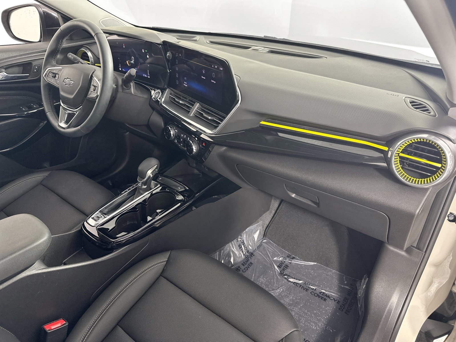 Used 2026 Chevrolet Trax ACTIV w/ Sunroof Package FWD image 28