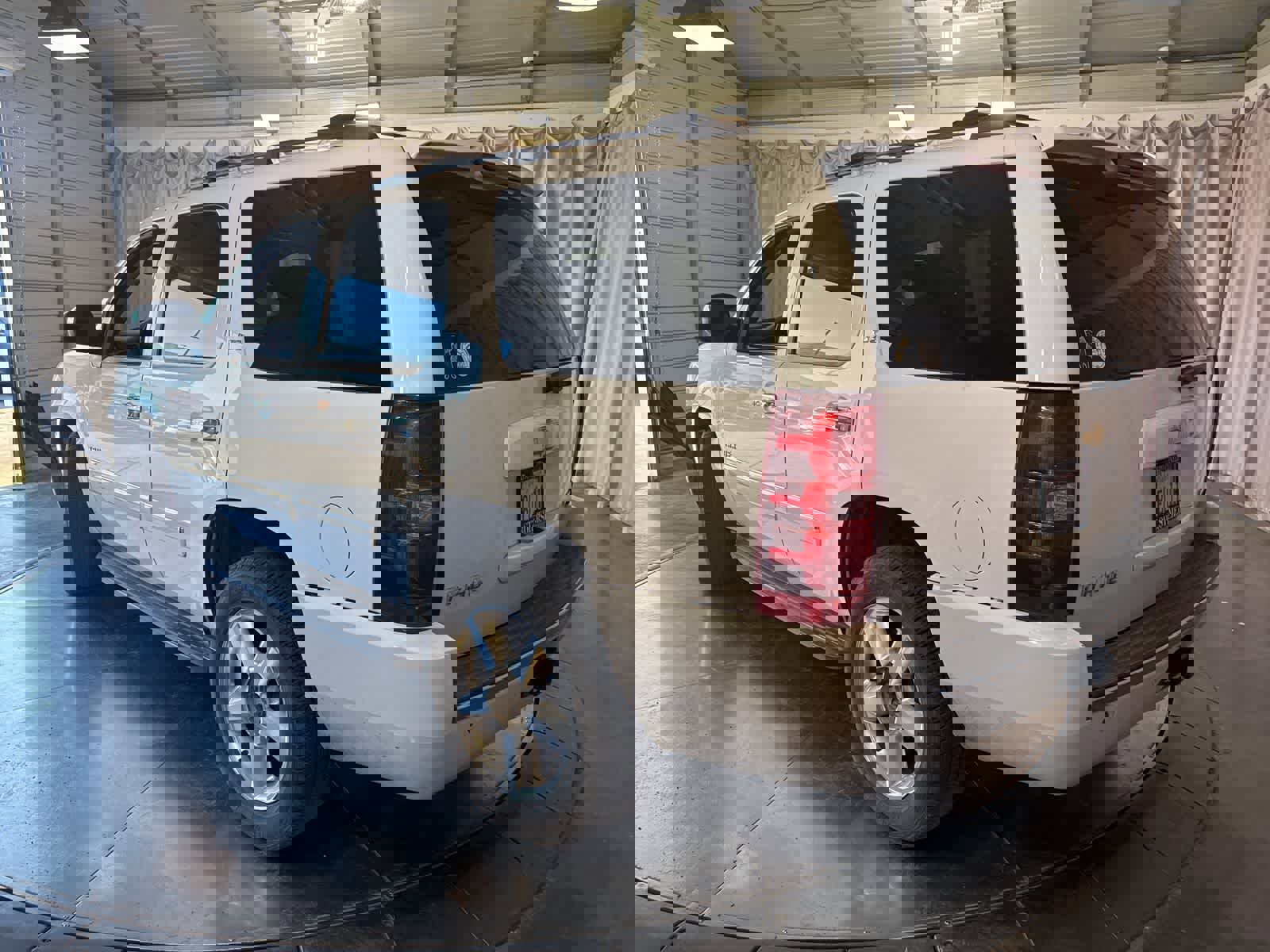 Used 2010 Chevrolet Tahoe LTZ RWD image 5