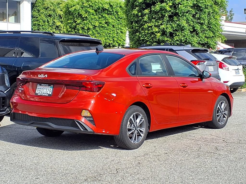 Certified 2022 Kia Forte LXS FWD image 5