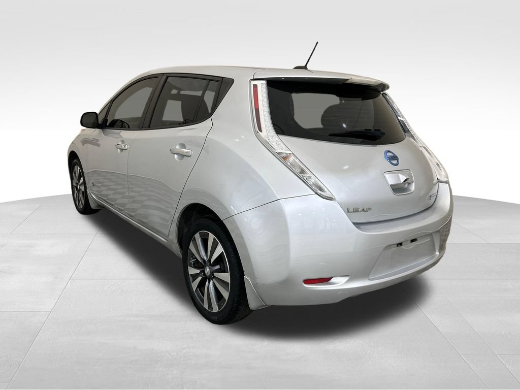 Used 2015 Nissan Leaf SV FWD image 3