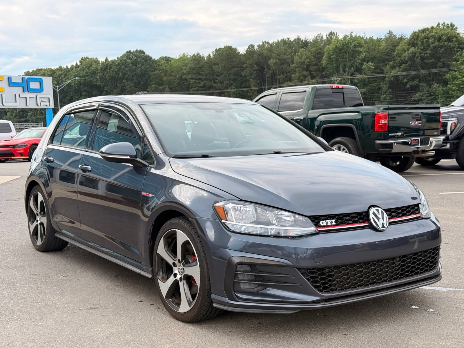 Used 2018 Volkswagen GTI SE FWD image 8