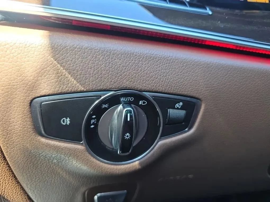Used 2019 Mercedes-Benz E 450 4MATIC Sedan image 26