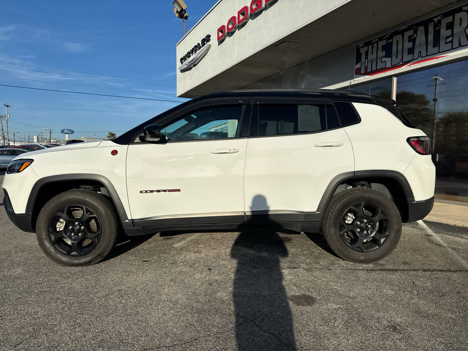 Used 2023 Jeep Compass Trailhawk image 6