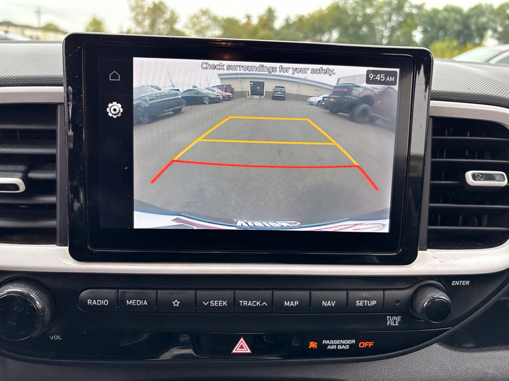 Used 2022 Hyundai Venue Limited FWD image 19