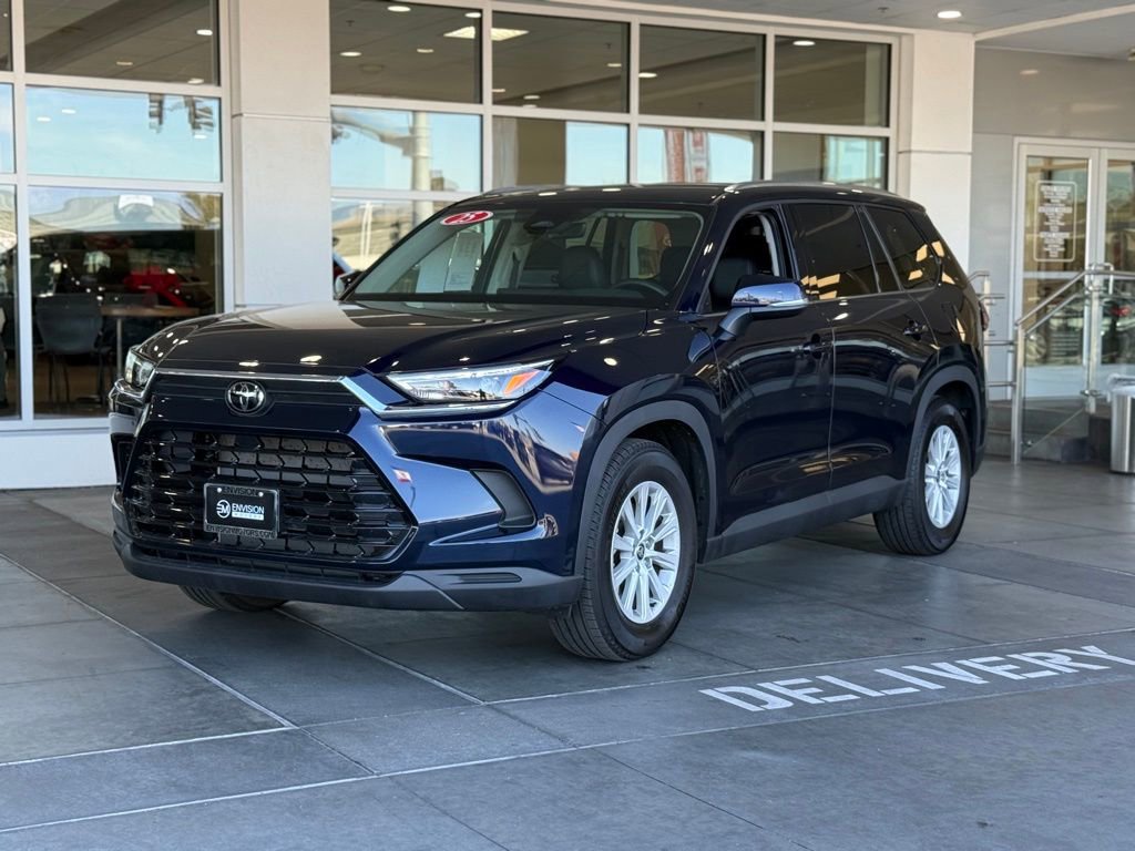 Used 2025 Toyota Grand Highlander FWD image 2