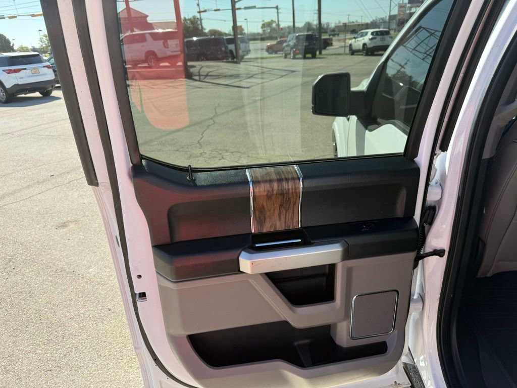 Used 2019 Ford F150 Lariat w/ Equipment Group 501A Mid image 17