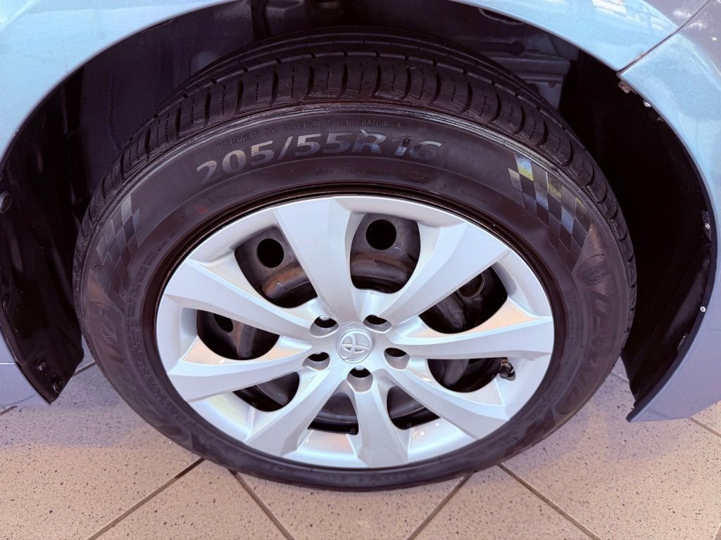 Used 2021 Toyota Corolla LE image 13