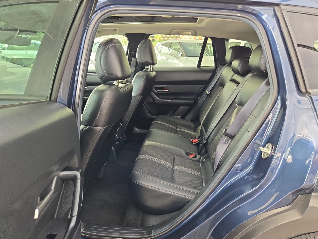 Used 2025 MAZDA CX-50 AWD 2.5 S w/ Premium Package image 14