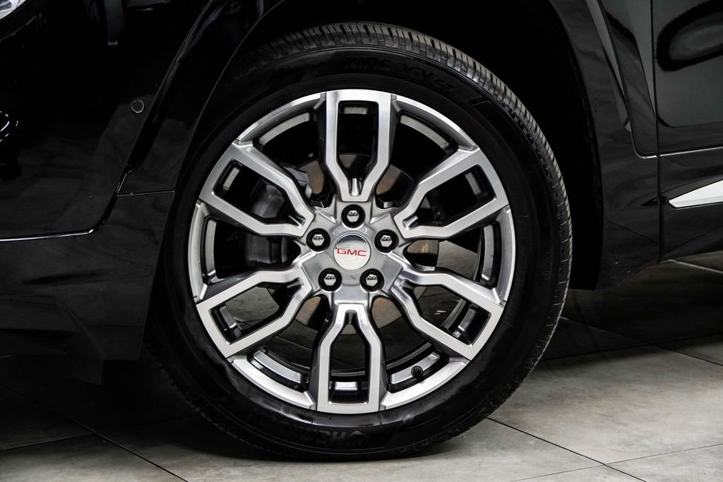 Used 2023 GMC Terrain Denali w/ Denali Premium Package AWD/4WD image 3