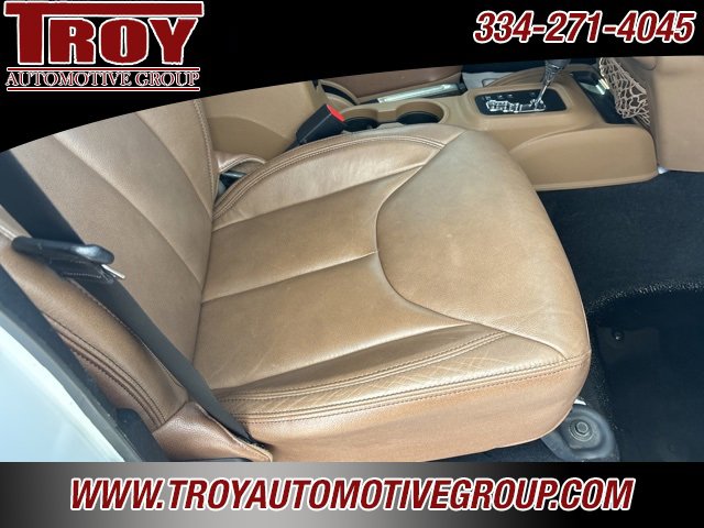 Used 2017 Jeep Wrangler Unlimited Rubicon w/ Connectivity Group image 29