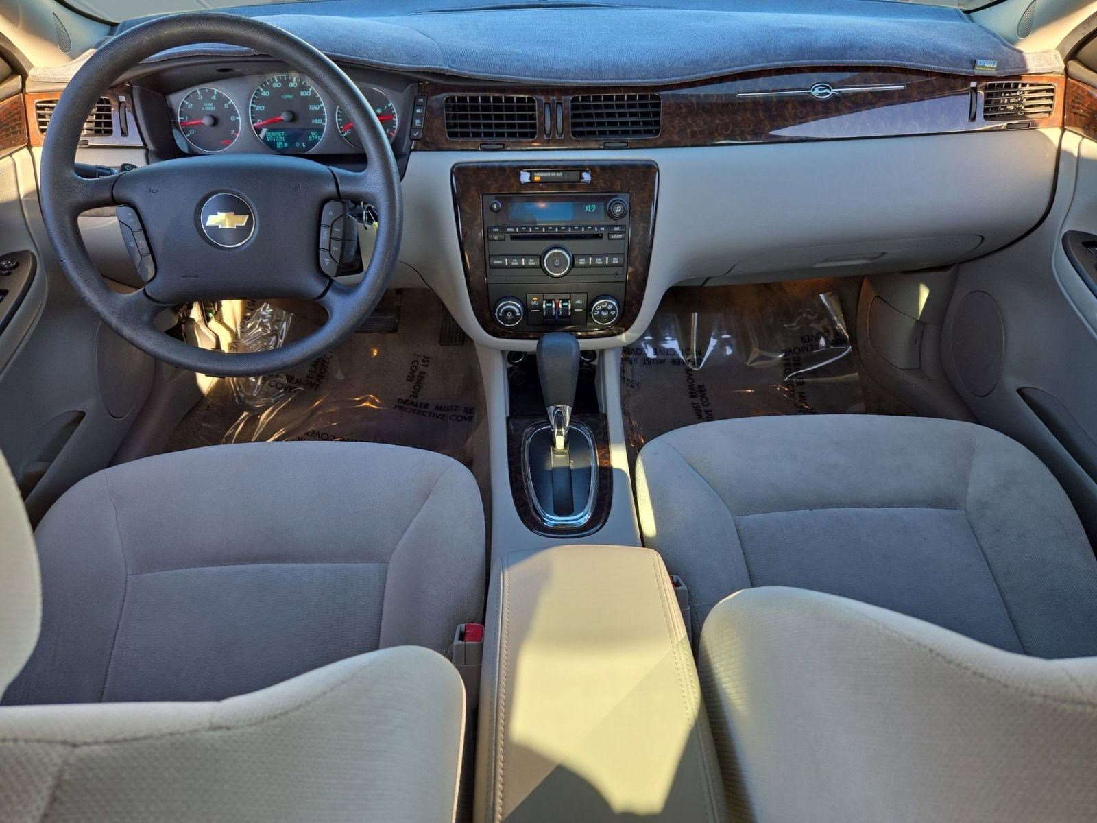 Used 2015 Chevrolet Impala LT w/ LT Sunroof Package image 13